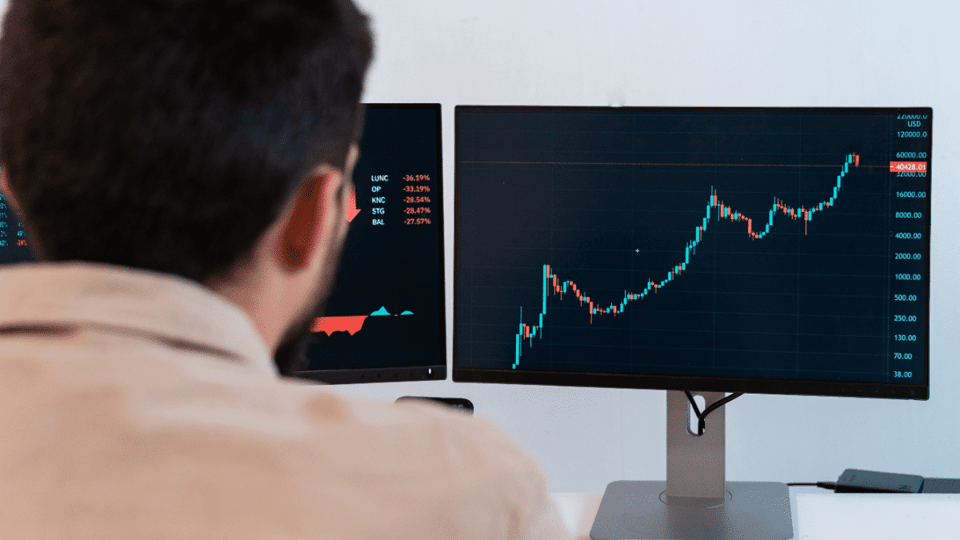 man-handelt-in-crypto