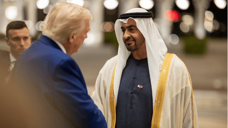 Trump-en-VAE-president-schudden-hand