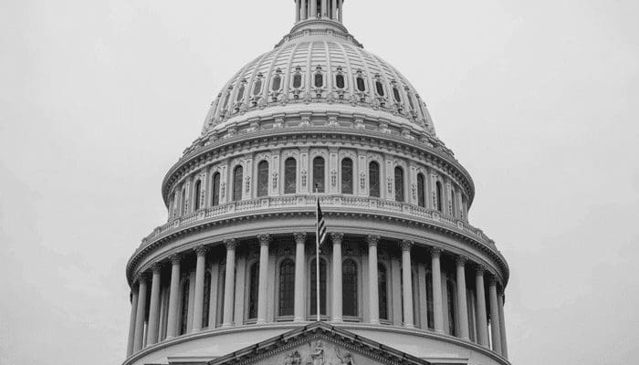 Bitcoin (BTC) kan last gaan hebben van Biden plannen, verwacht investeringslegende Peter Brandt