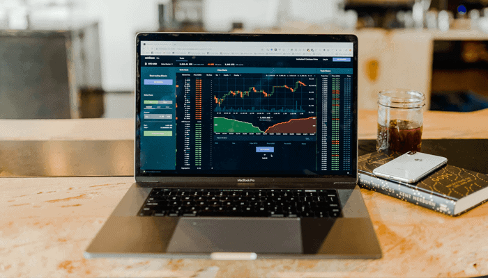 Zoon van Bitcoin (BTC) criticus Peter Schiff gaat all-in op bitcoin