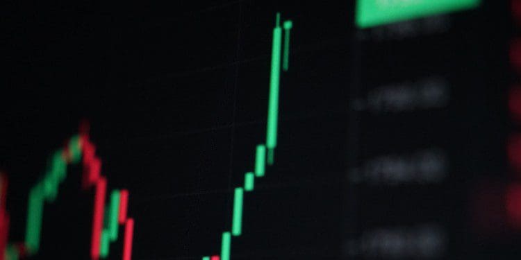 Precio de BTC se mantiene lateral, altcoins protagonizan esta semana