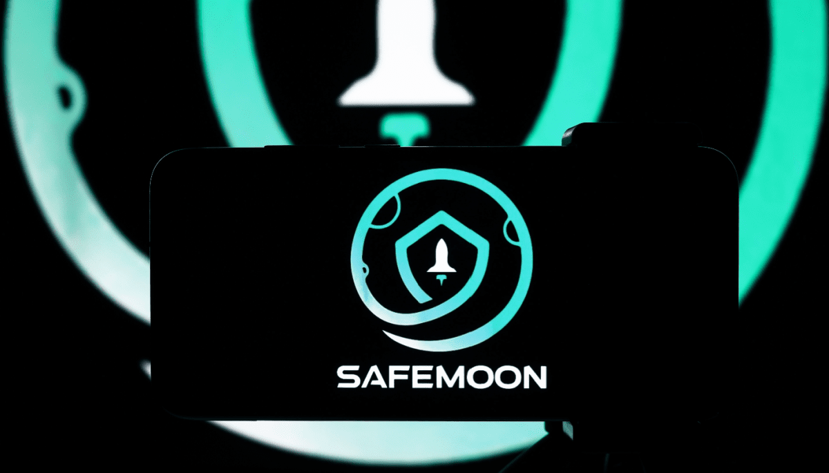 SafeMoon stort in: project is failliet en de crypto daalt met 50% SafeMoon stort in: project is failliet en de crypto daalt met 50%