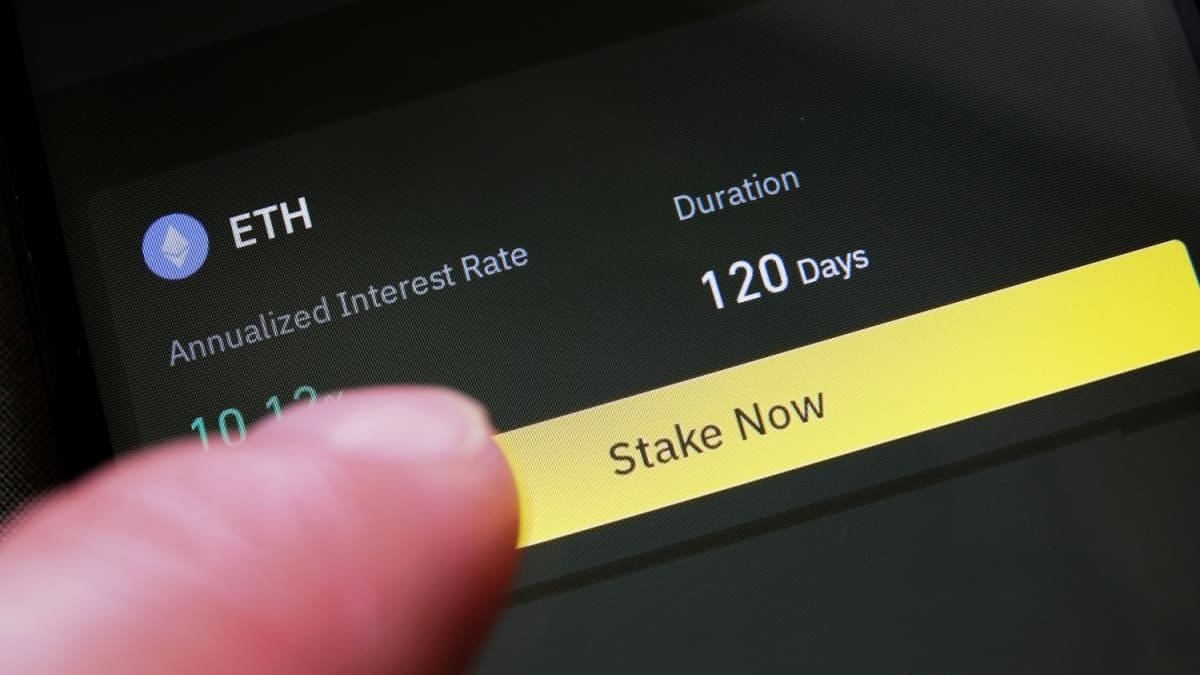 Ethereum schiet kortstondig omhoog na baanbrekend plan voor staking-ETF