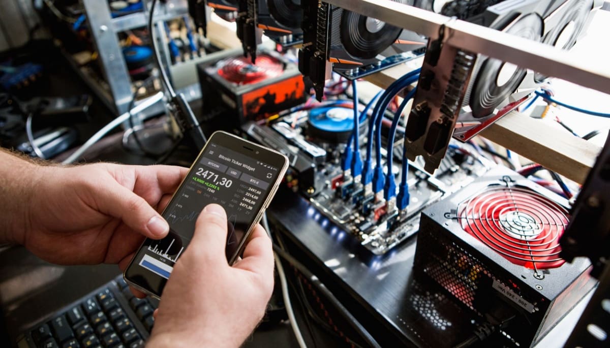 Bitcoin miners vechten voor overleving: hash-prijs historisch laag Bitcoin miners vechten voor overleving: hash-prijs historisch laag