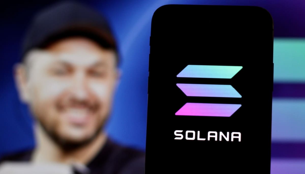 solana-logo-met-ceo-op-achtergrond Solana nog niet uit de problemen, waarschuwen experts