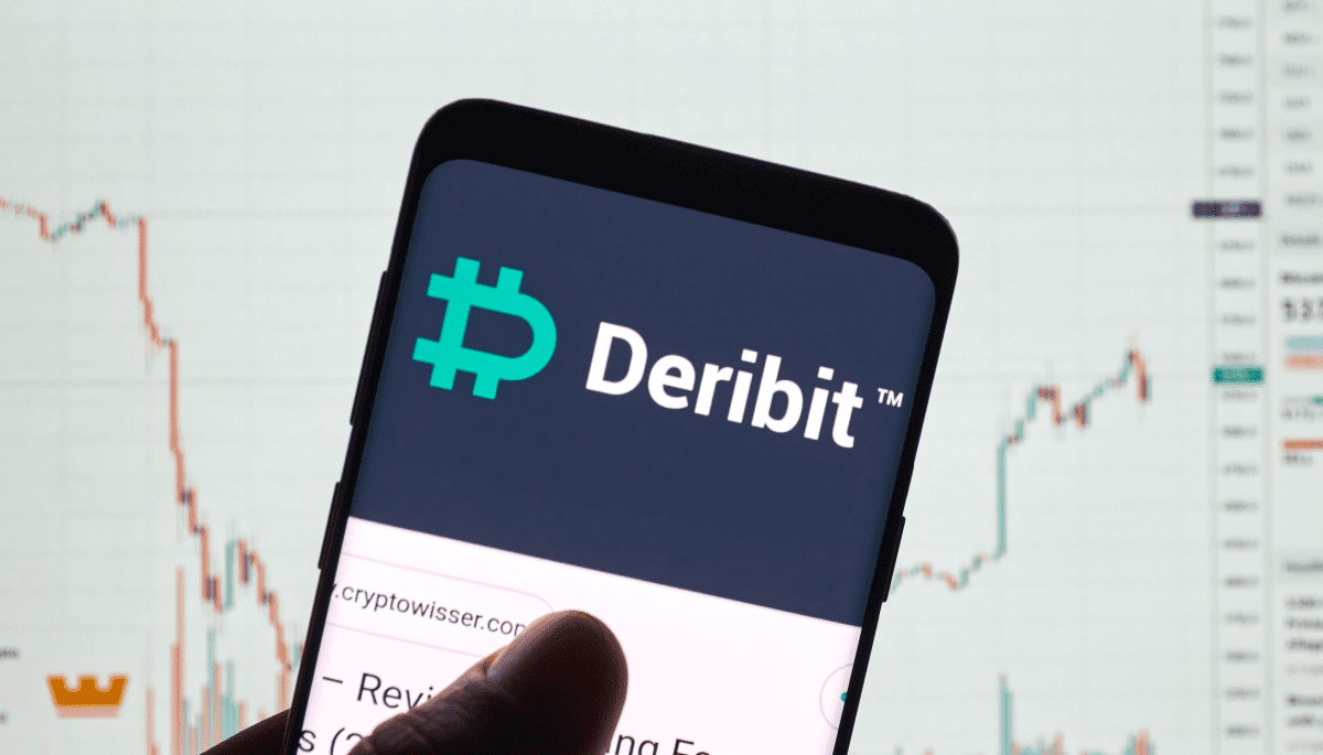 Deribit logo op telefoon