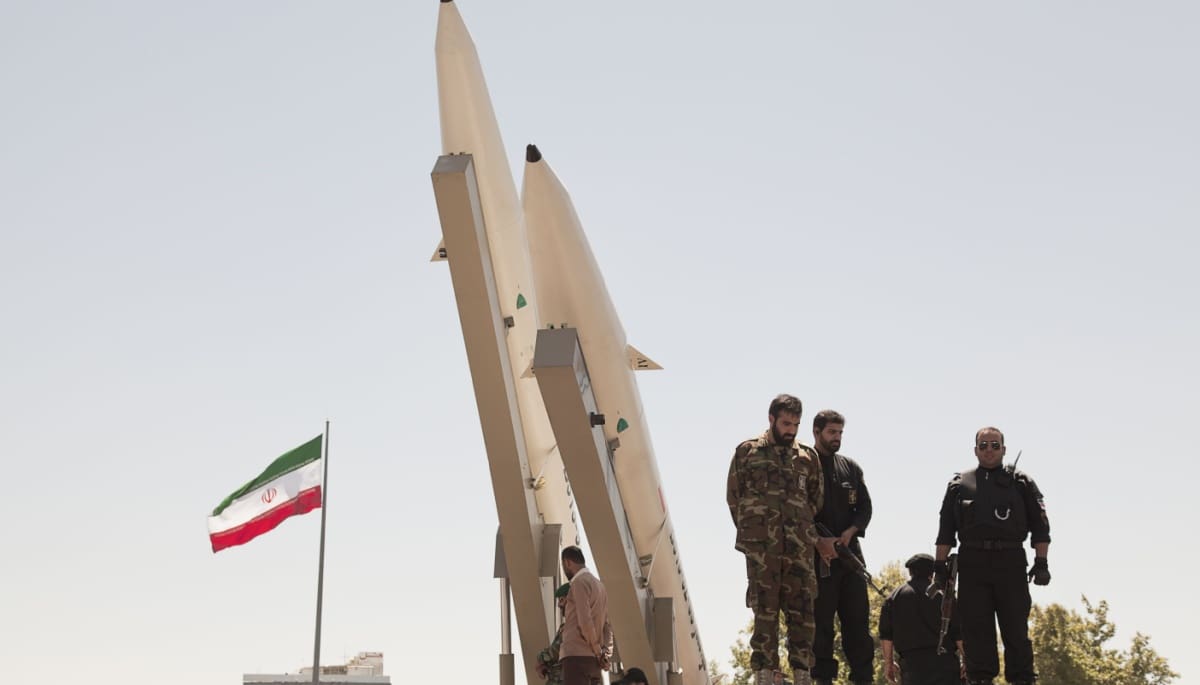 Iran oorlog (1) AItcoins en AI-crypto crashen door aanval op Iran: wat nu?
