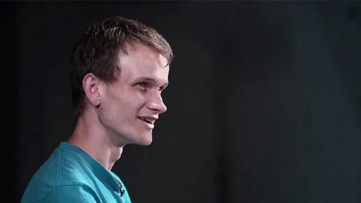 Ethereum-bedenker Vitalik Buterin is al zijn memecoins aan het verkopen Vitalik Buterin, de bedenkt van Ethereum