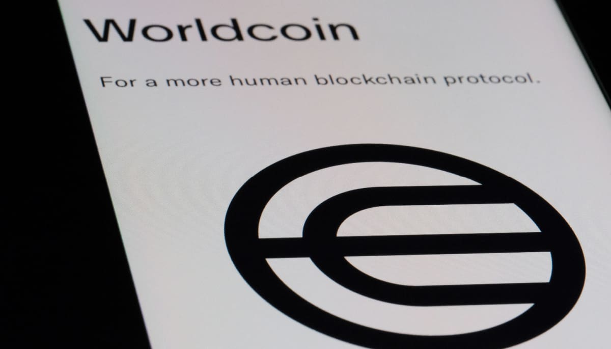 Een afbeelding van cryptomunt worldcoin (WLD), een project van ChatGPT oprichter Sam Altman