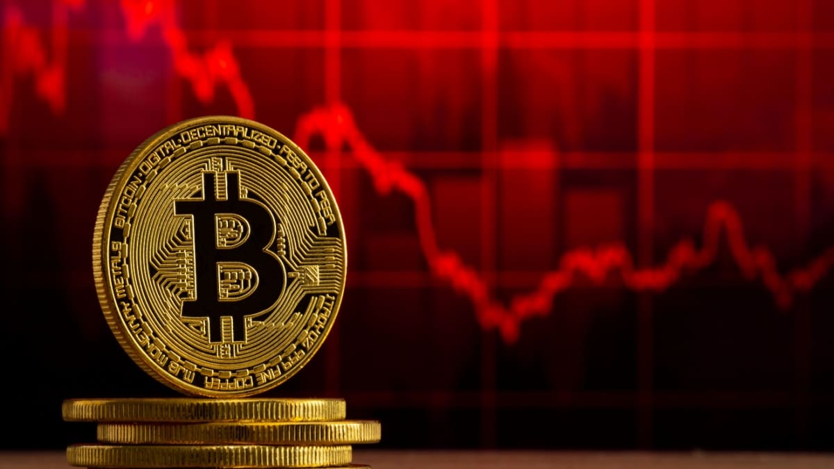 Shutterstock_1461357371 Analist: 'Bitcoin in een vrije val - $100.000 grens in gevaar'