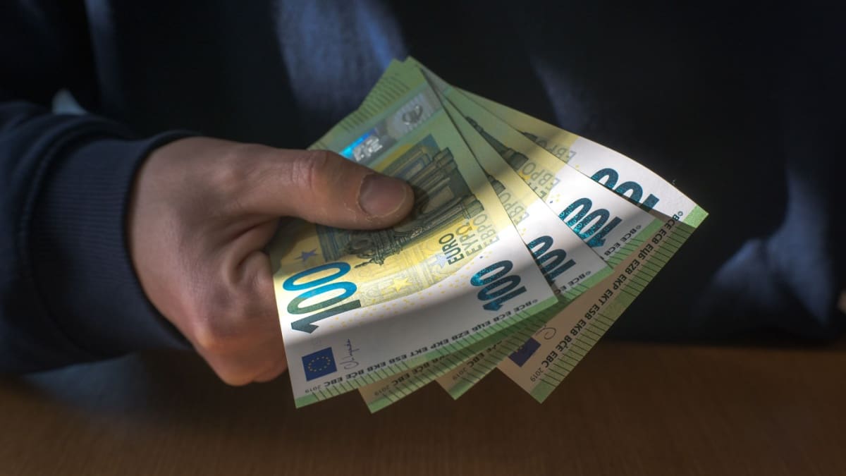 Un hombre vende su empresa y da a 540 empleados cientos de miles de euros