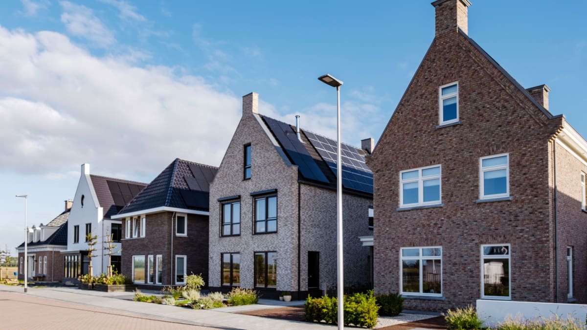 Dit salaris heb je nodig voor een huis in de duurste en goedkoopste gemeente