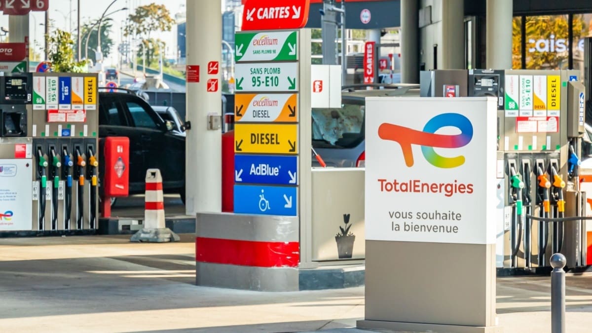 Flambée des prix du carburant après l’annonce de Trump : conséquences pour les Français et les marchés Flambée des prix du carburant après l’annonce de Trump : conséquences pour les Français et les marchés