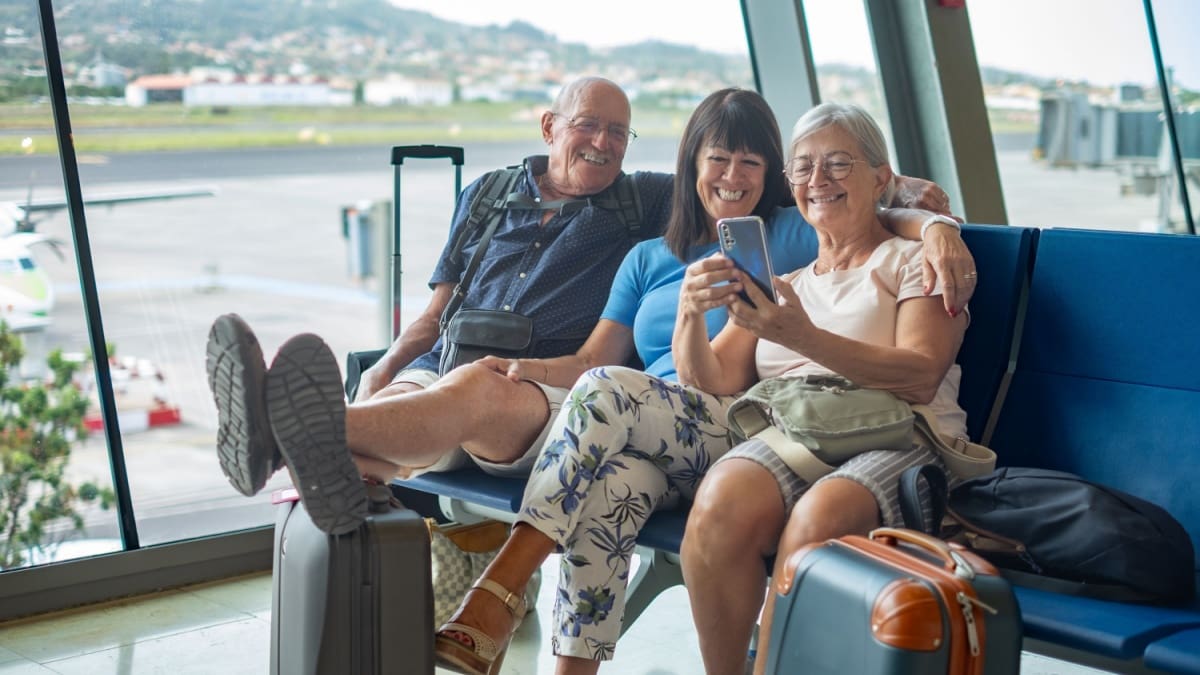 Nederlandse ouderen met pensioen op vakantie