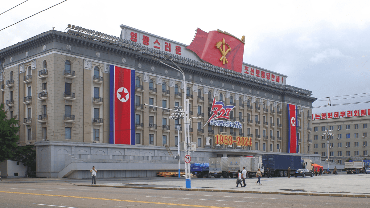 Noord Koreaans staatsgebouw in Pyongyang Noord Koreaans staatsgebouw in Pyongyang