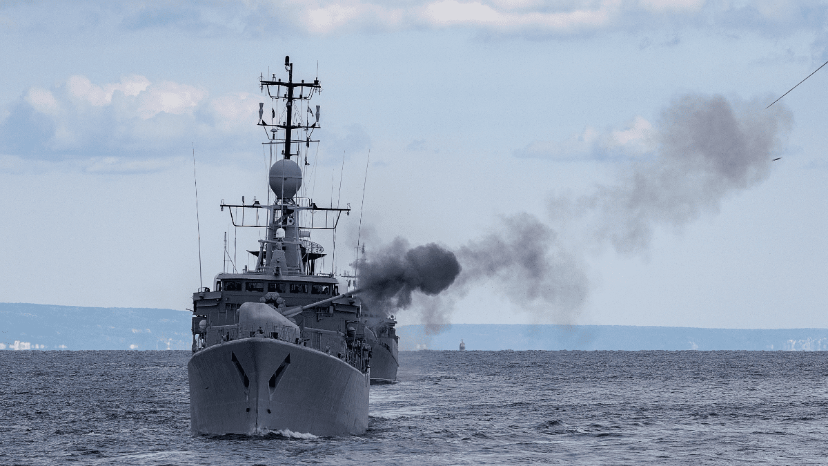 Amerikaans-marineschip-met-rook