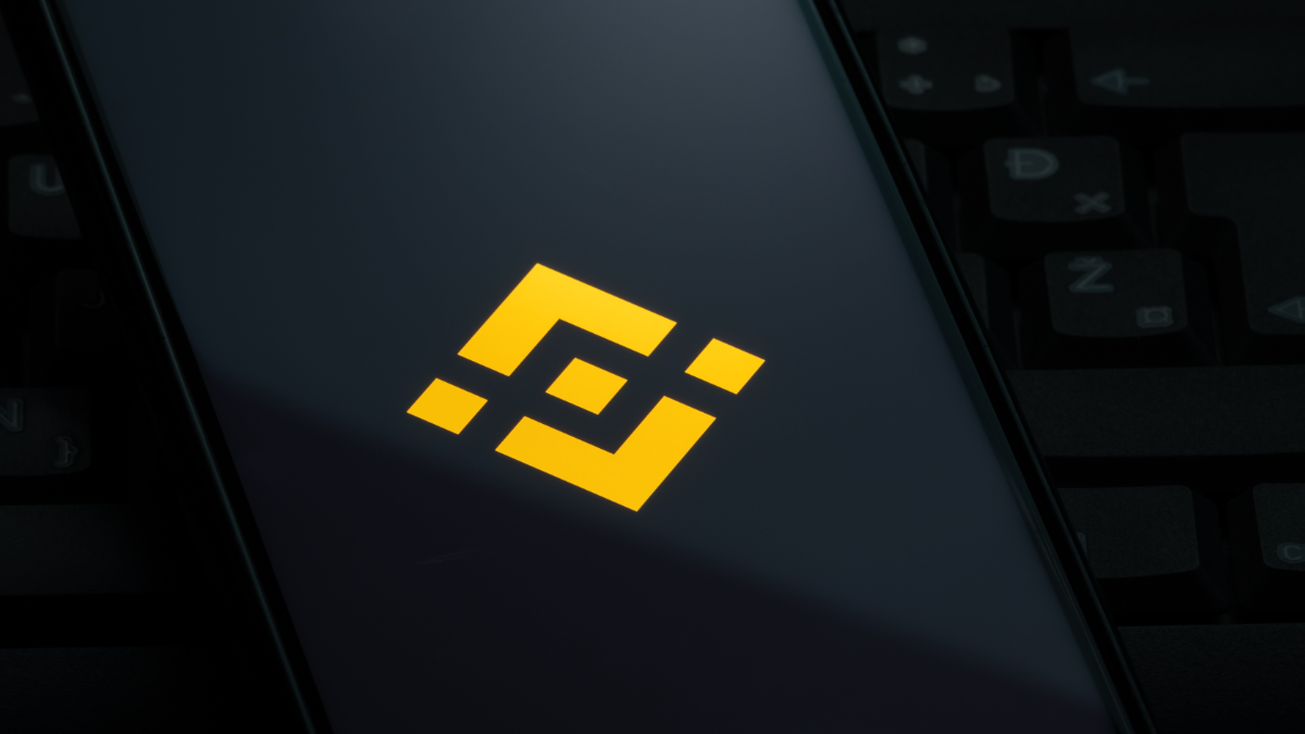 Analist na nieuwe ontwikkeling: ‘BNB beursfonds nabij’ BNB-logo-op-telefoon