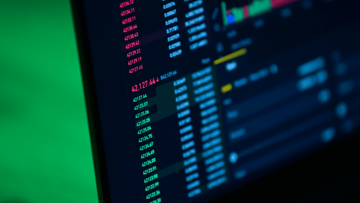 laptop-crypto-code Man maakt van €8 ruim €89.000 door 16 foutloze handelingen